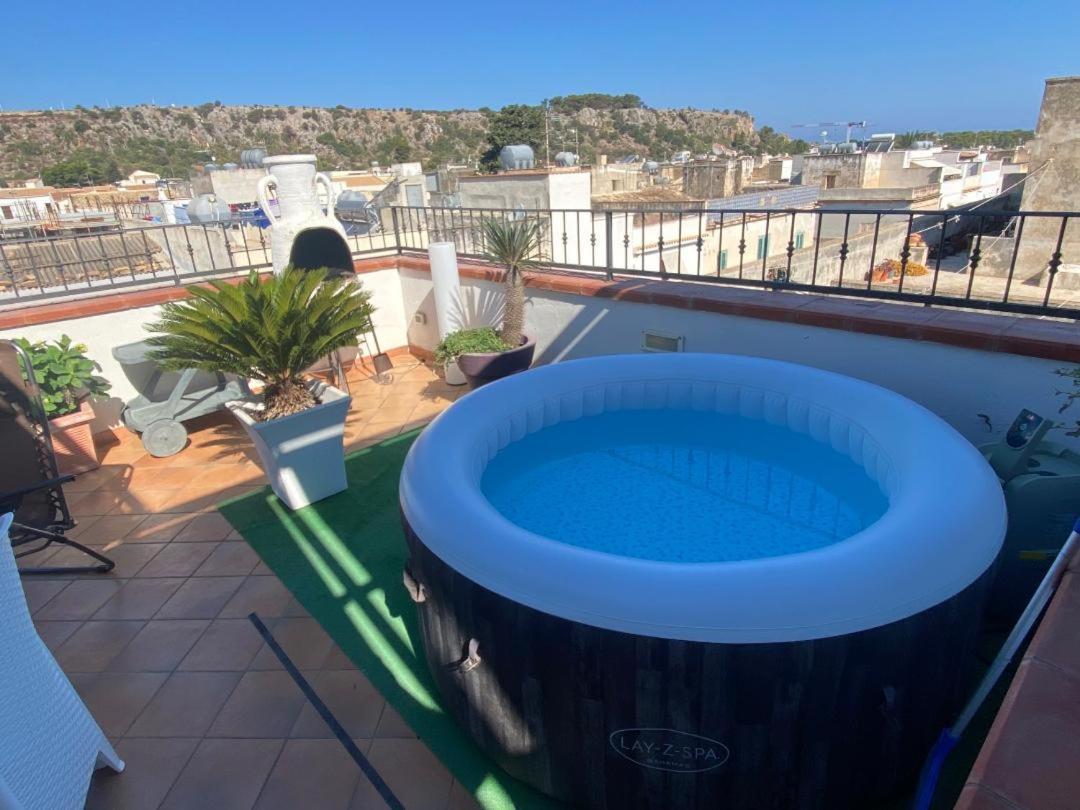 Apartment With Terraces And Private Jacuzzi - San Vito 400M From Beach San Vito Lo Capo Exterior photo